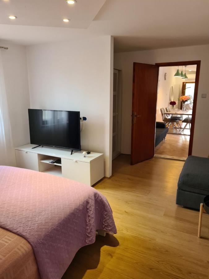 Volmefamily Apartment Pula Bagian luar foto